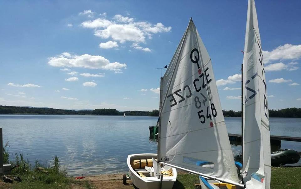 מלון Hluboká nad Vltavou Yacht Club Bezdrev מראה חיצוני תמונה